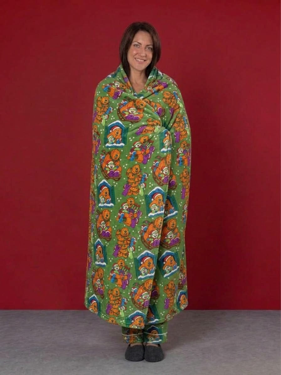 Friendmas Morning Double Layered Bamboo Blanket (Pre Order with expected arrival at the end of November 2026)